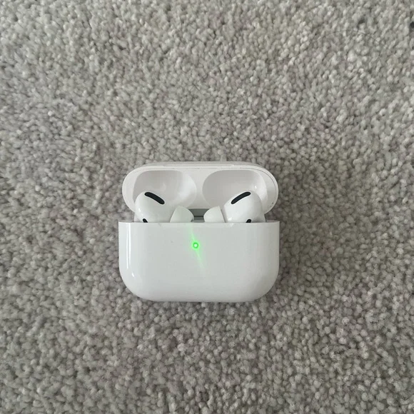 AirPod First Gen pros - Picture 5 of 8